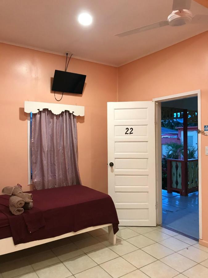 Tropical Paradise Express Caye Caulker Dış mekan fotoğraf