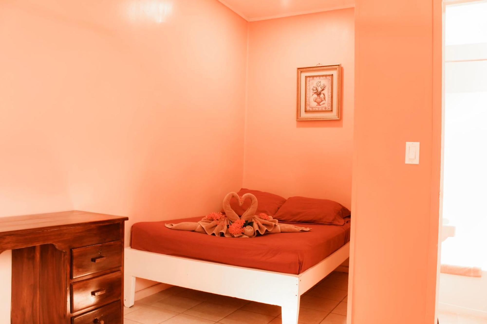 Tropical Paradise Express Caye Caulker Dış mekan fotoğraf