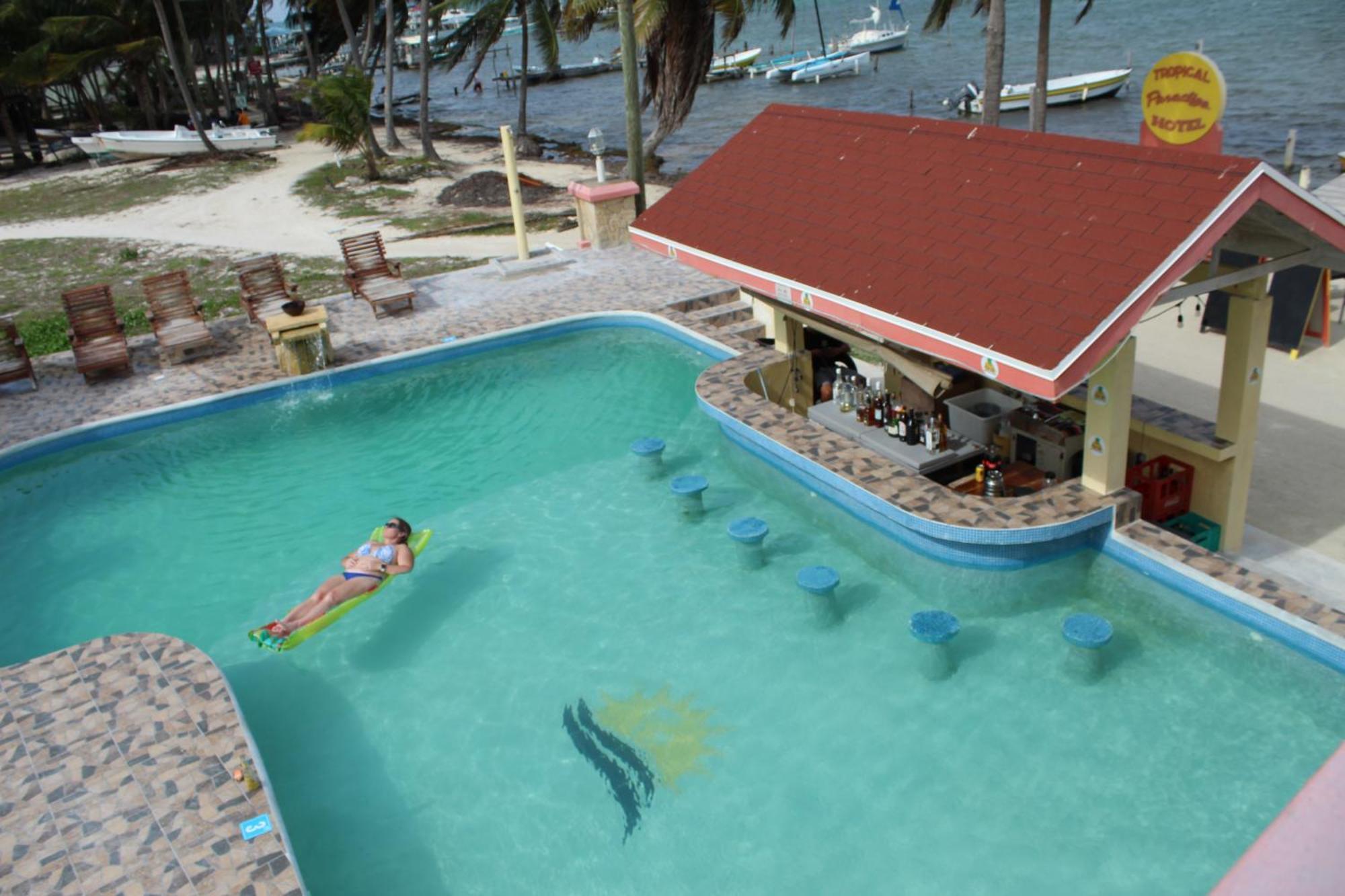 Tropical Paradise Express Caye Caulker Dış mekan fotoğraf